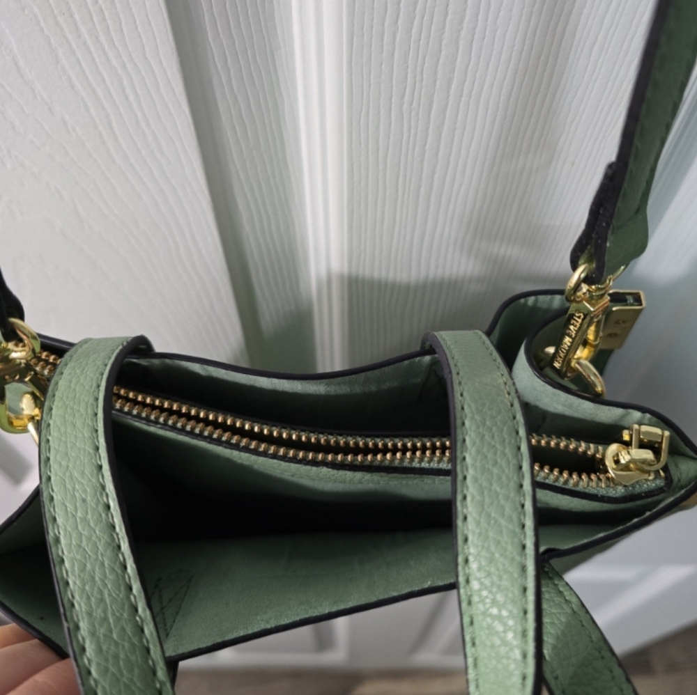 Steve Madden Green Crossbody wrist medium purse - Picture 5 of 6